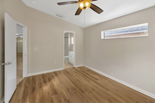 Building Photo - 2408 Camden Oaks Pl