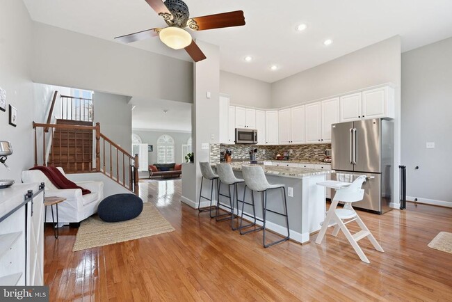 Building Photo - 6320 Dunman Way