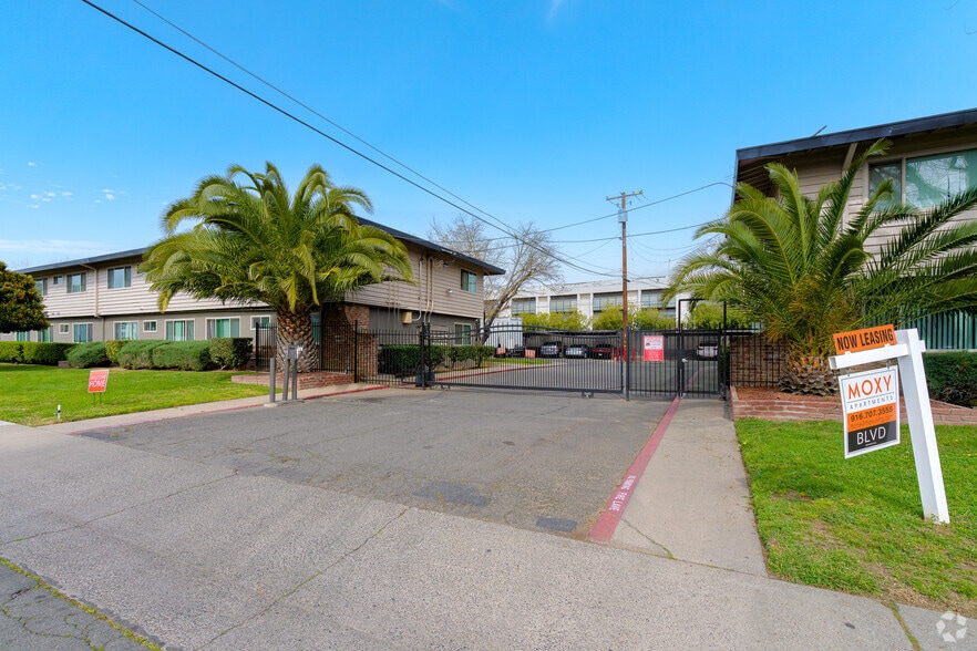 Primary - Moxy Apartments