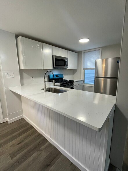 Building Photo - 65 Hudson Ave