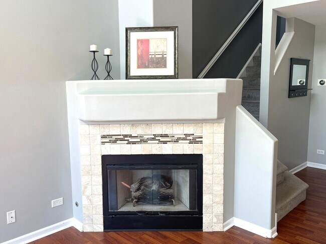 Building Photo - 868 Brompton Ct