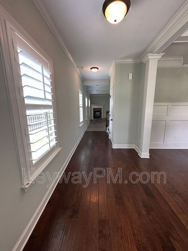 Building Photo - 1731 Edenburg Way