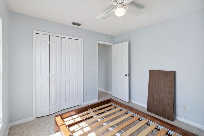 Building Photo - 1007 Jacaranda Cir