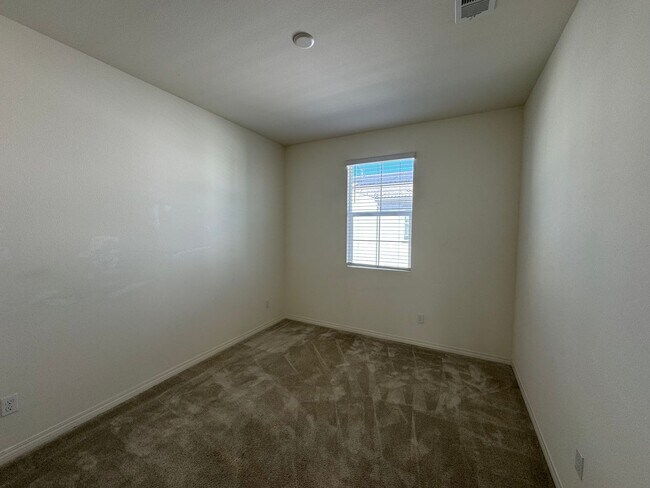 Building Photo - Beautiful 3Bd/2.5Ba Home in Gated Prado Co...