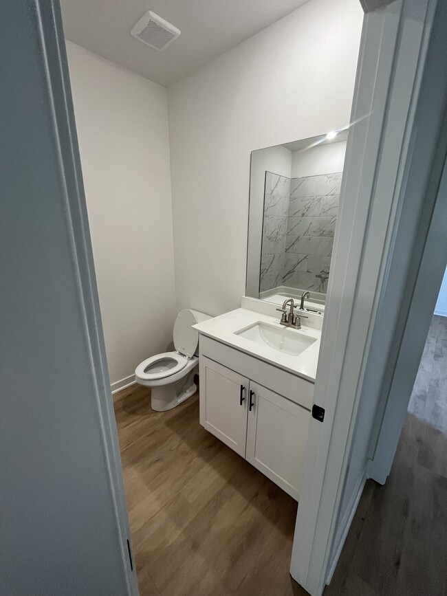 Building Photo - 464 W Gosling Isle