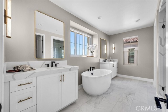 Building Photo - 218 Collino