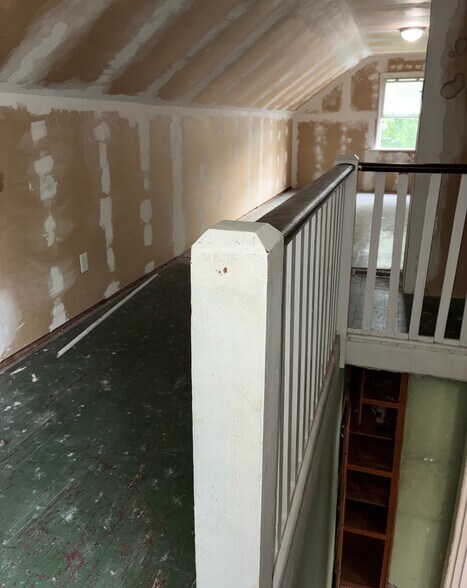 Building Photo - 505 Chaudet Ave