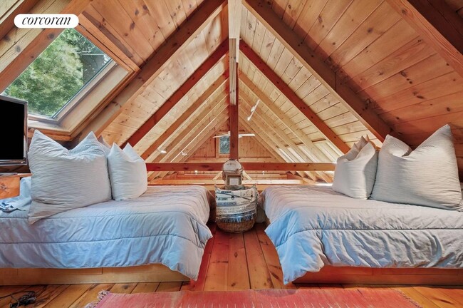 Building Photo - 15 Bull Path Cl