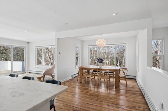 Building Photo - 14 Old Trail Rd