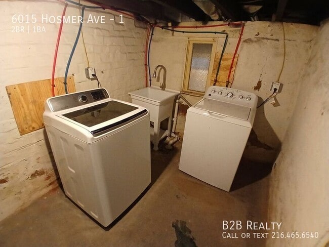 Building Photo - 6015 Hosmer Ave