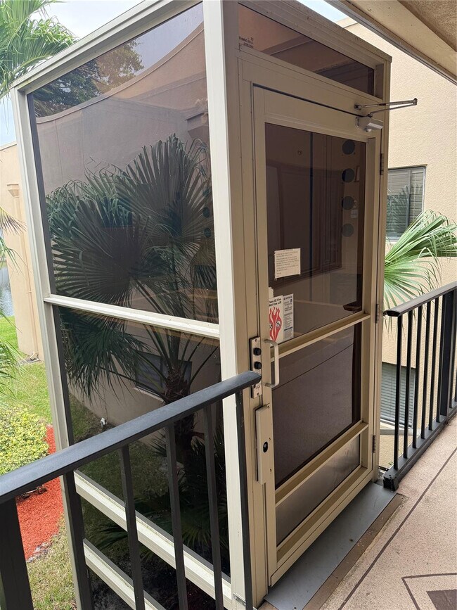 Building Photo - 15126 Ashland St