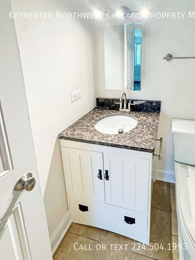 Building Photo - 1465 N Winslowe Dr