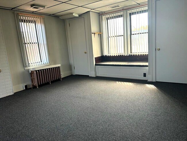 Building Photo - 304 Hickman St