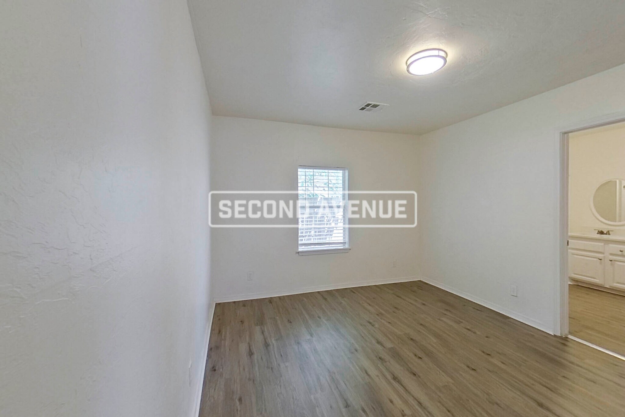 Building Photo - 1521 S Blackwelder Ave