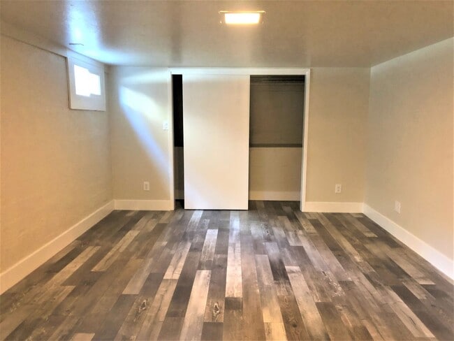 Building Photo - Beautiful Remodeled Home with Huge Bonus Space and Private Fenced Backyard!