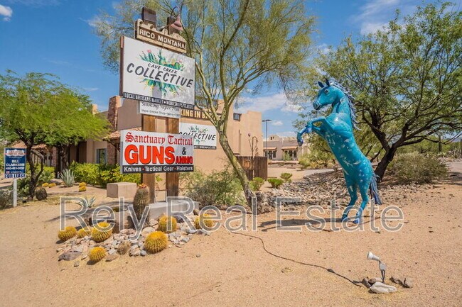 Building Photo - 6050 E Hidden Valley Dr