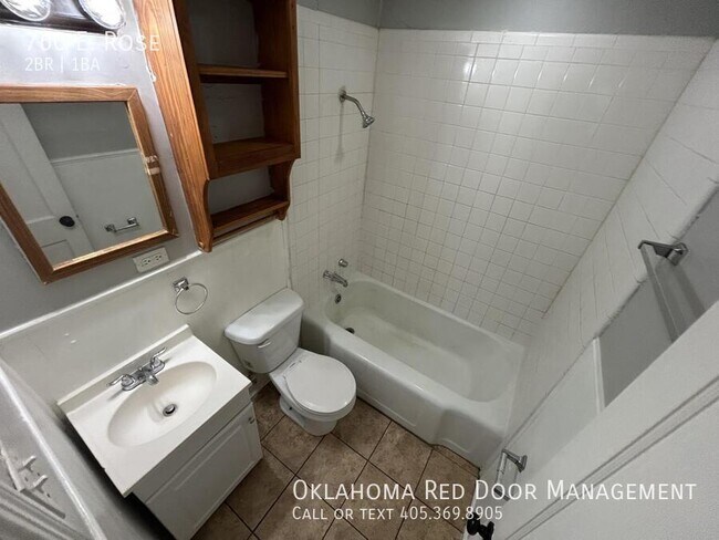 Building Photo - 760 E. Rose-