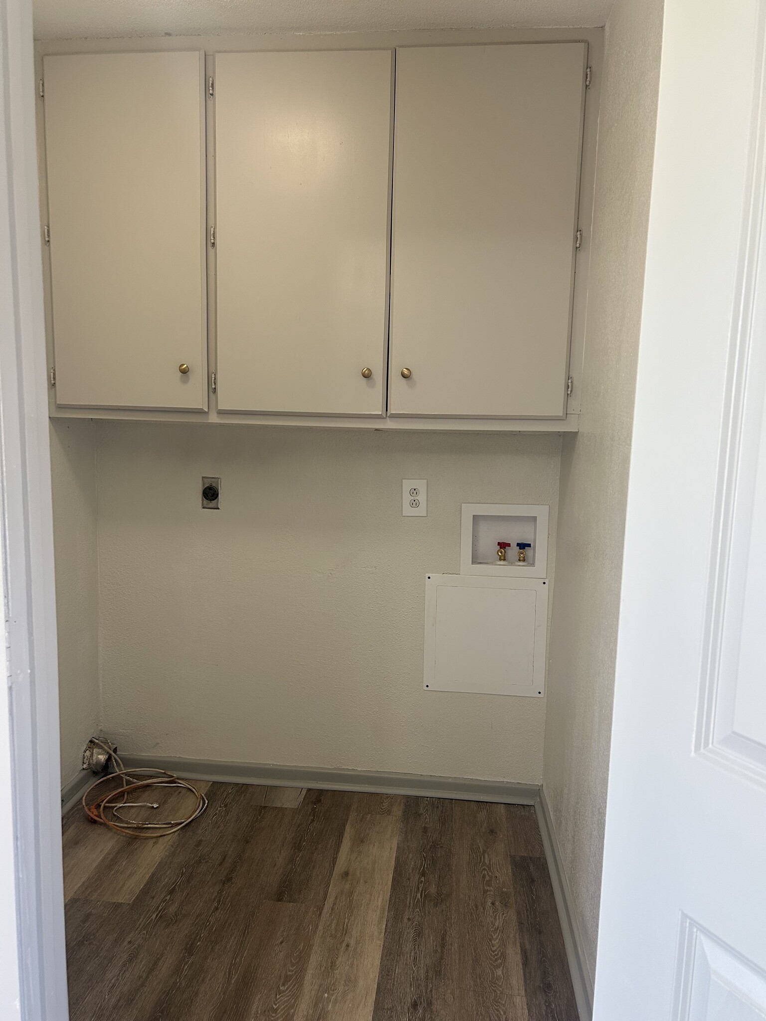 Laundry Room - 5017 36th St