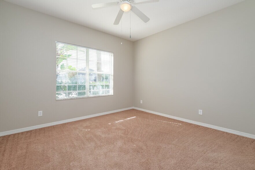 Building Photo - 10644 Shady Preserve Dr