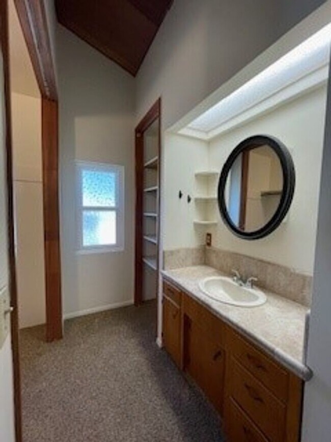 Building Photo - One of Kind 4 bedroom, 2 bath house with P...