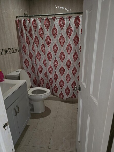 Building Photo - 4670 SW 133rd Ave