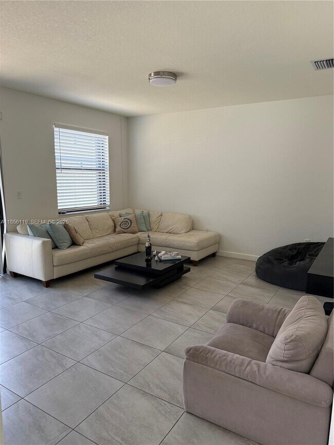 Building Photo - 3523 W 105th Pl