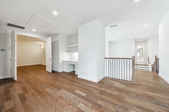 Building Photo - 626 Attingham Dr