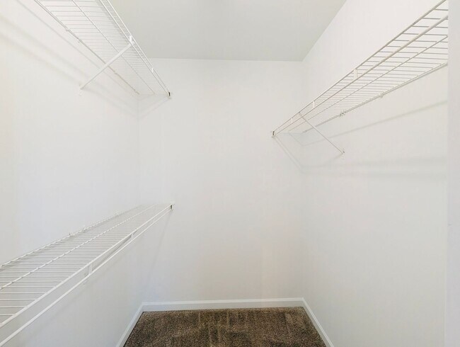 Building Photo - Great Rental Close to NC State