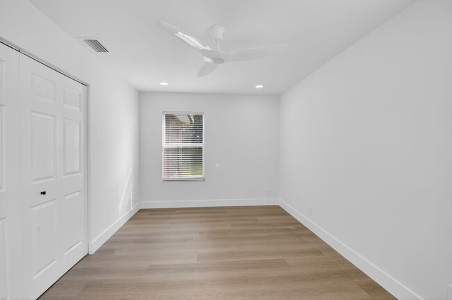 Building Photo - 5047 Brian Blvd