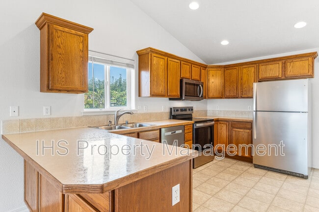 Building Photo - 5204 Desert Dove Loop