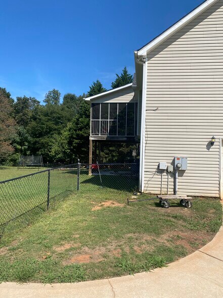 Building Photo - 1109 Patton Way