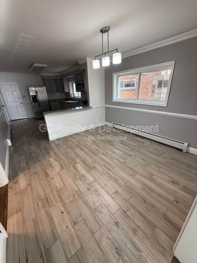 Building Photo - 4644 W 47th St