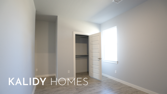 Building Photo - 303 Kirks Holw