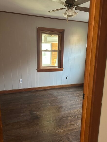 Bedroom - 69 Monroe St