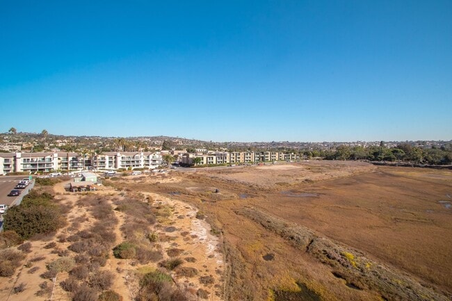 Building Photo - 4015 Crown Point Dr