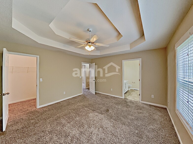 Building Photo - 5759 Newnan Cir