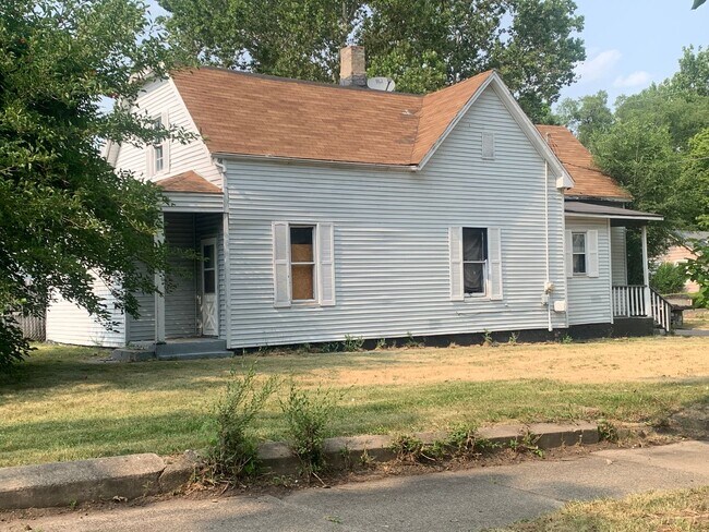 Primary Photo - Welcome to the 3 Bedroom Home West Peoria