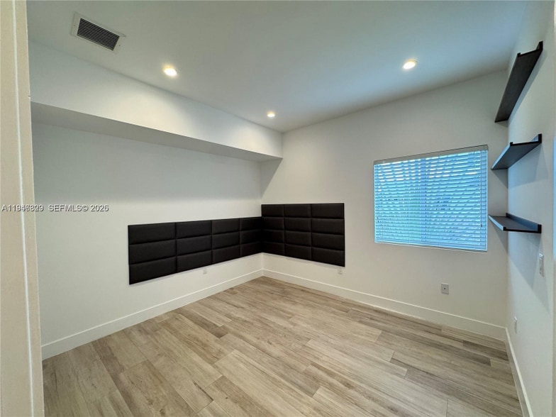 Building Photo - 2933 SW 27th Terrace