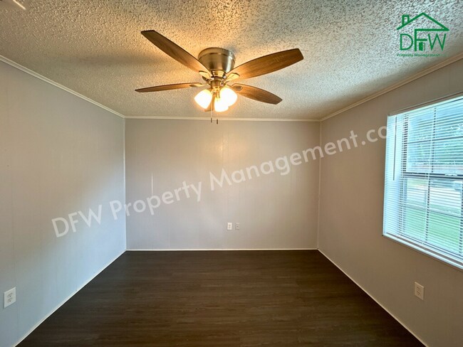 Building Photo - 1603 Voirin Rd