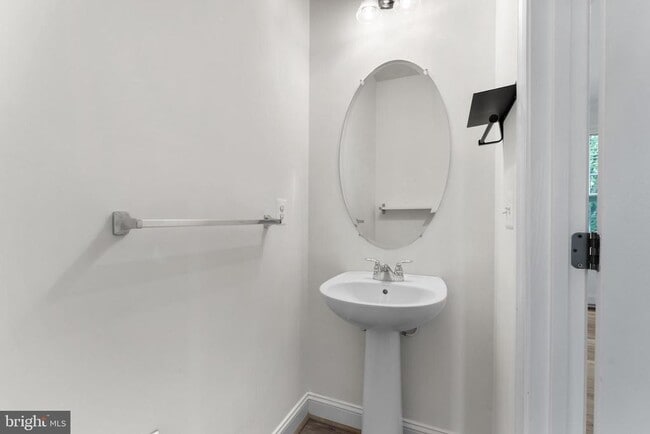 Building Photo - 5974 Logans Way