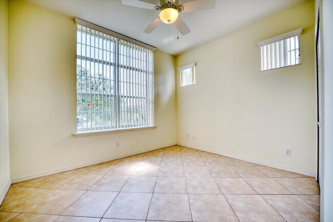 Building Photo - 2 Bedroom Plus Den/Office Home - Relaxing Pond View and Pet Friendly