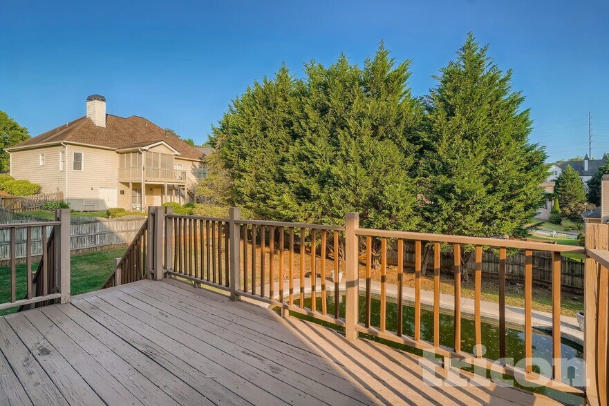 Building Photo - 3587 Vern Way NE