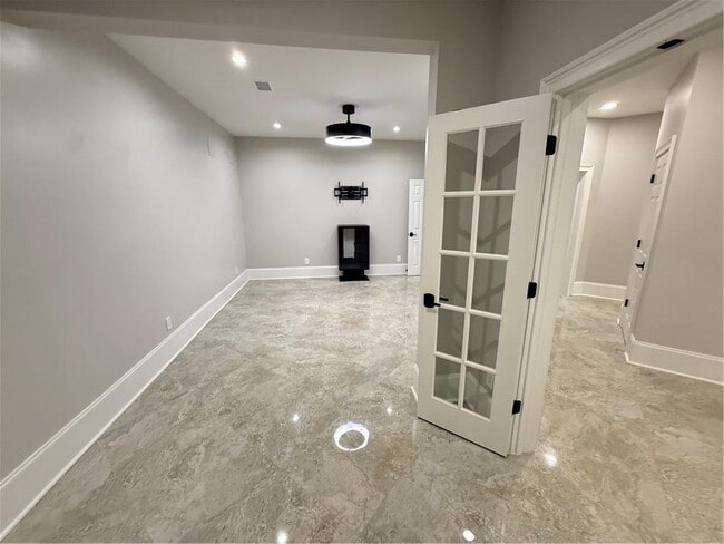 Building Photo - 1660 Briergate Dr