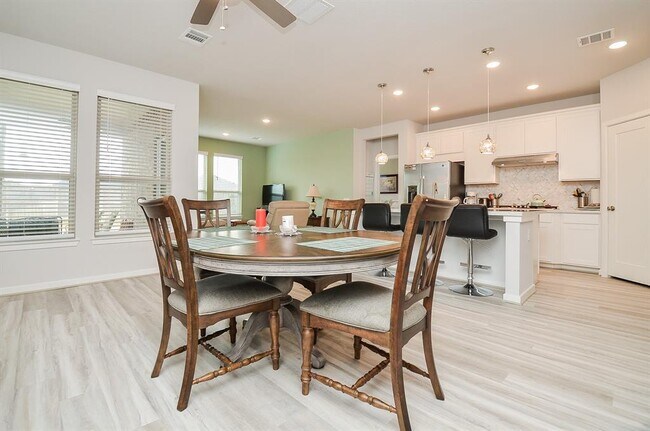 Building Photo - 28739 Tara Ridge Ct