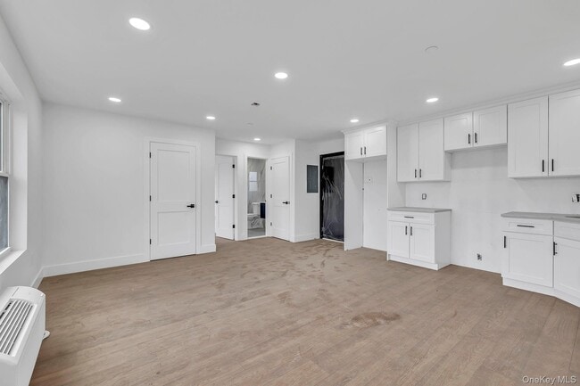 Building Photo - 74 Broadway