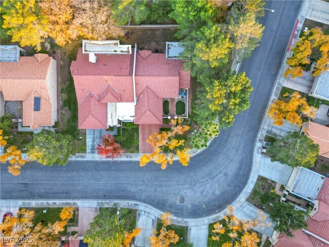 Building Photo - 2800 Linkview Dr