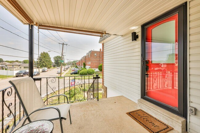 Building Photo - 9898 Wistaria St