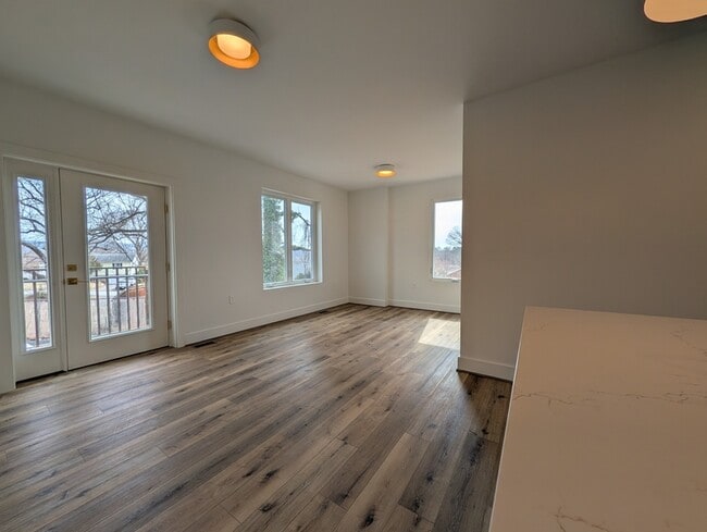 Building Photo - 5900 Fort Ave