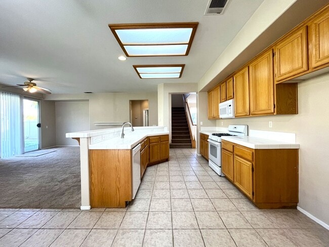 Building Photo - 4130 Prairie Dunes Dr