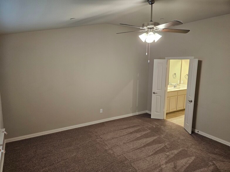 Building Photo - 3405 Solana Cir